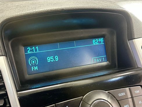 Used 2012 Chevrolet Cruze LS image 14