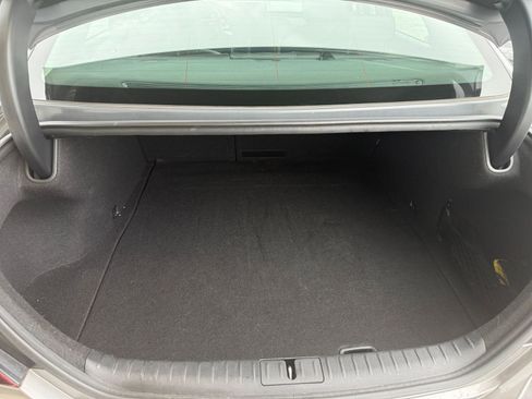 Used 2025 Genesis G70 2.5T image 31