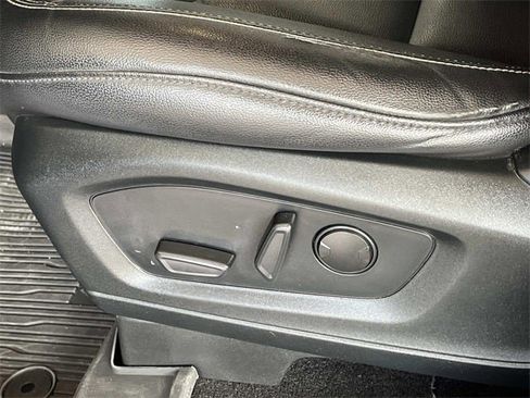 Used 2020 Ford Explorer XLT w/ Equipment Group 202A image 30