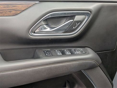 Used 2021 Chevrolet Suburban Premier w/ Premium Package image 13