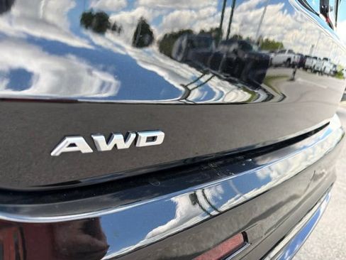 Used 2024 Cadillac XT6 Sport w/ Technology Package AWD/4WD image 7