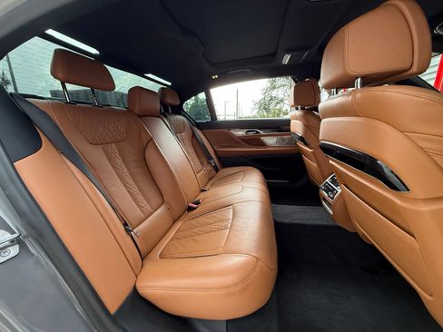 Used 2022 BMW 740i w/ M Sport Package RWD image 26