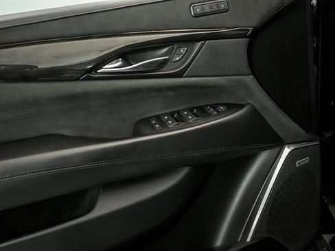 Used 2019 Cadillac Escalade ESV Platinum image 9