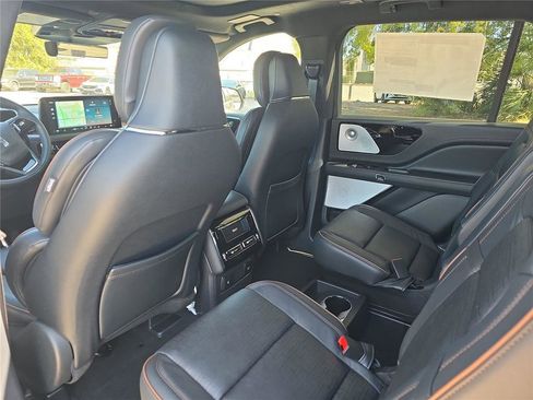 New 2026 Lincoln Aviator Black Label w/ Jet Appearance Package AWD/4WD image 13