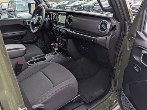 Used 2023 Jeep Wrangler Unlimited Rubicon 4xe AWD/4WD image 8