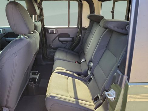 Used 2021 Jeep Gladiator Sport image 23