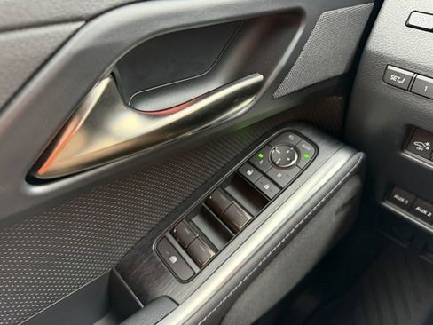 Used 2025 Lexus GX 550 image 26