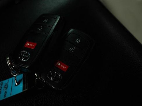 Used 2025 Toyota Tacoma TRD Off-Road image 20