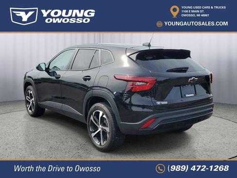 Used 2024 Chevrolet Trax RS FWD image 4