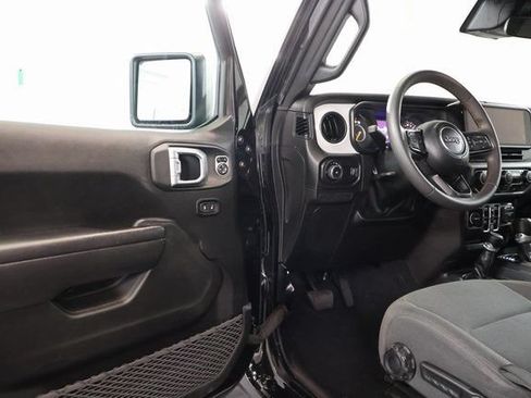 Used 2024 Jeep Wrangler Unlimited Sport AWD/4WD image 9