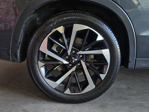 Used 2024 Mitsubishi Outlander SE Black Edition FWD image 5