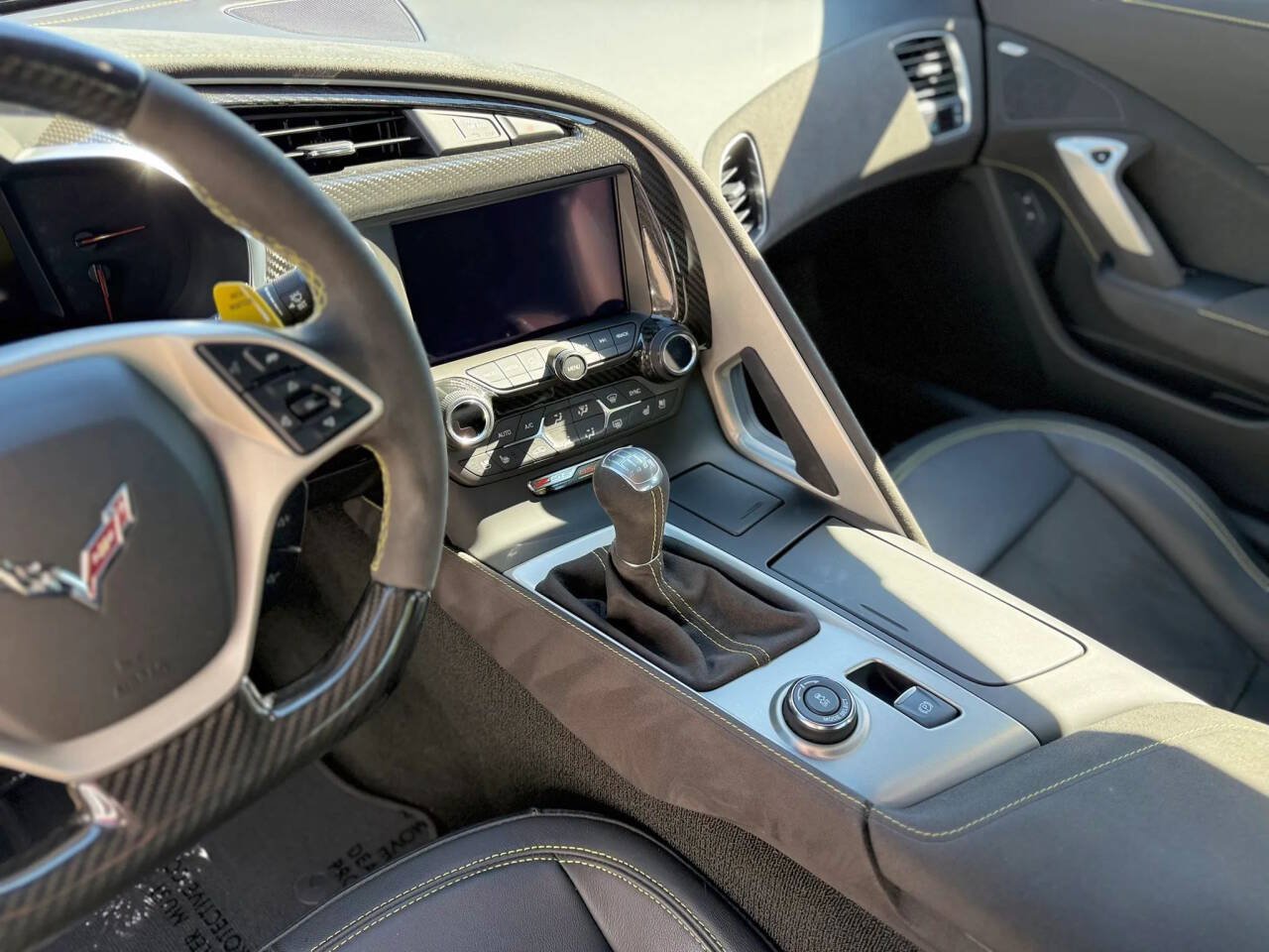 Used 2018 Chevrolet Corvette Z06 RWD image 12