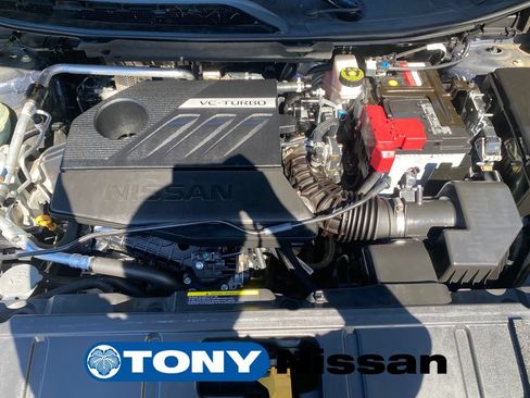 Used 2023 Nissan Rogue SL w/ SL Premium Package FWD image 10
