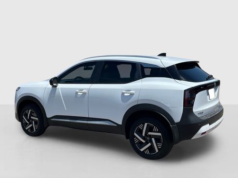 New 2026 Nissan Kicks SV w/ Illumination Package FWD image 3