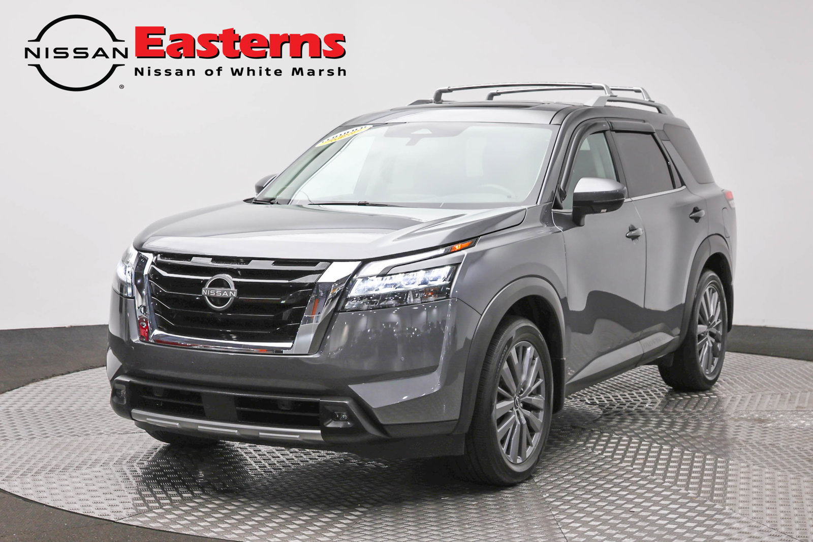 Used 2024 Nissan Pathfinder SL AWD/4WD image 90