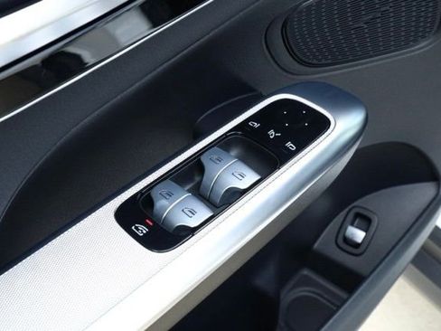 Certified 2025 Mercedes-Benz GLC 300 image 26