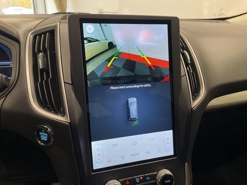 Used 2023 Ford Edge SEL image 25