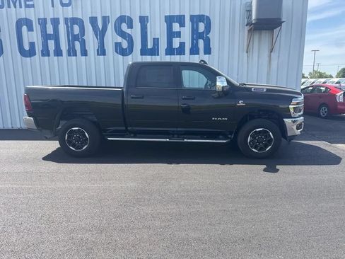 Used 2025 RAM 2500 Laramie AWD/4WD image 10