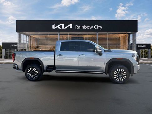 Used 2026 GMC Sierra 2500 Denali Ultimate w/ Max Trailering Package AWD/4WD image 4
