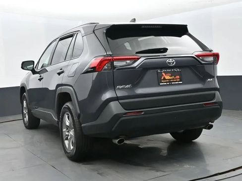 Used 2025 Toyota RAV4 XLE image 9