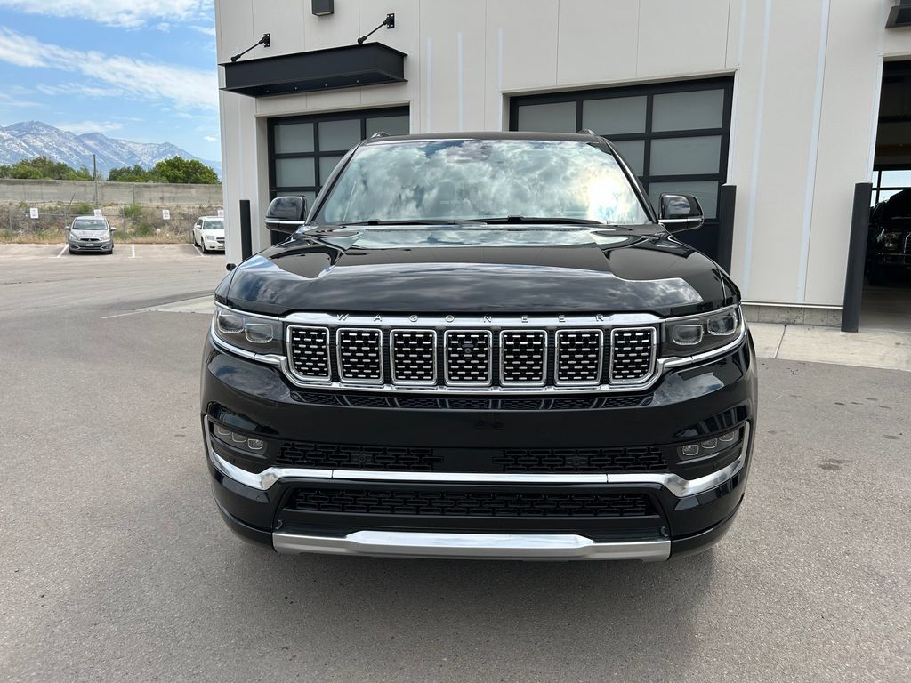Used 2022 Jeep Grand Wagoneer Series II AWD/4WD image 5