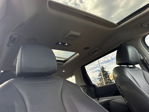 Used 2023 Kia Carnival SX Prestige image 17