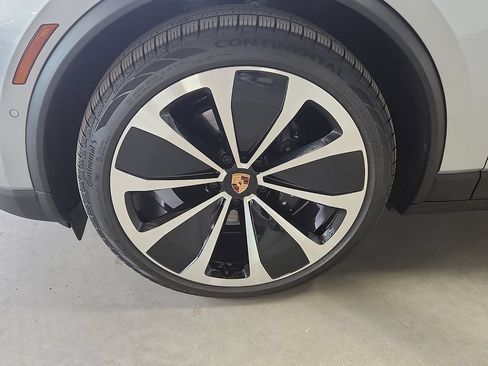 New 2026 Porsche Macan 4 Electric AWD/4WD image 10