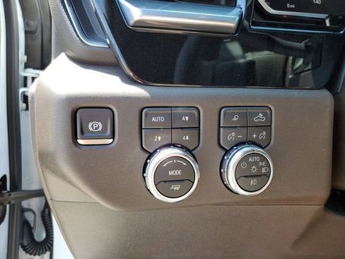 New 2026 GMC Sierra 1500 SLT w/ SLT Premium Plus Package AWD/4WD image 32