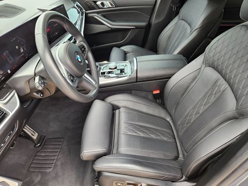 Certified 2025 BMW X7 M60i AWD/4WD image 6