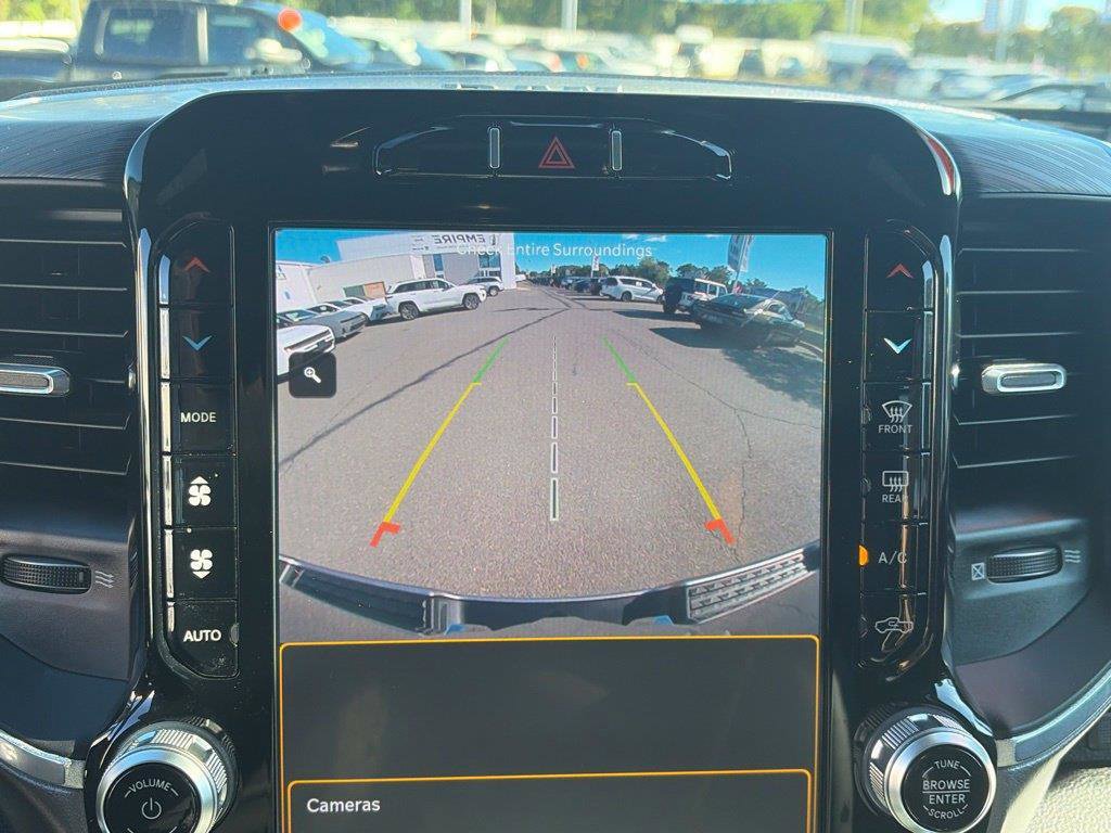 Used 2023 RAM 1500 Laramie AWD/4WD image 22