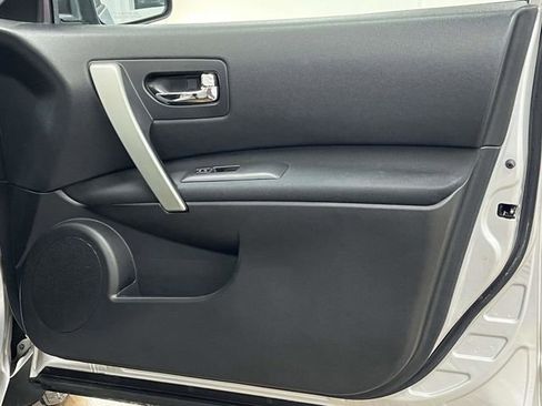 Used 2014 Nissan Rogue S FWD image 25