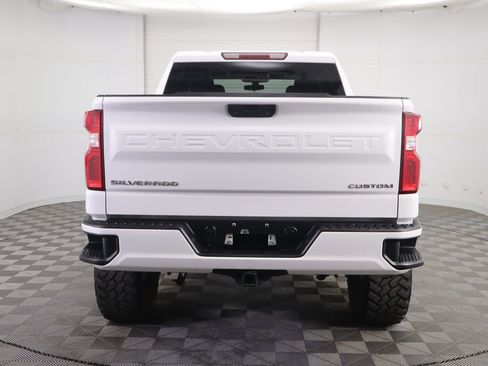 Used 2021 Chevrolet Silverado 1500 Custom image 6