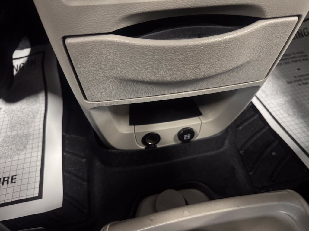 Used 2015 Dodge Grand Caravan SE FWD image 21