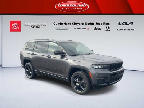 Used 2023 Jeep Grand Cherokee L Limited w/ Luxury Tech Group II image 2