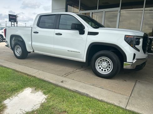 Used 2024 GMC Sierra 1500 Pro w/ Pro Value Package AWD/4WD image 2