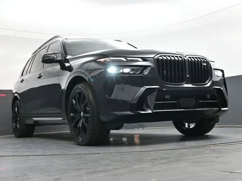 Used 2025 BMW X7 M60i AWD/4WD image 39