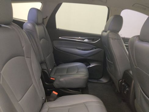 Used 2020 Buick Enclave Essence image 19