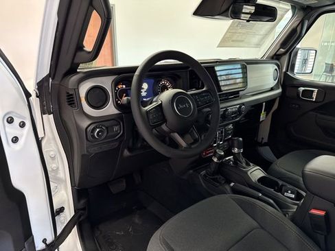 New 2025 Jeep Wrangler Willys AWD/4WD image 24