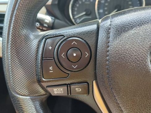 Used 2014 Toyota Corolla LE FWD image 16