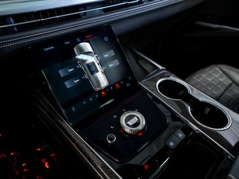 Used 2025 Cadillac Escalade ESV V image 46