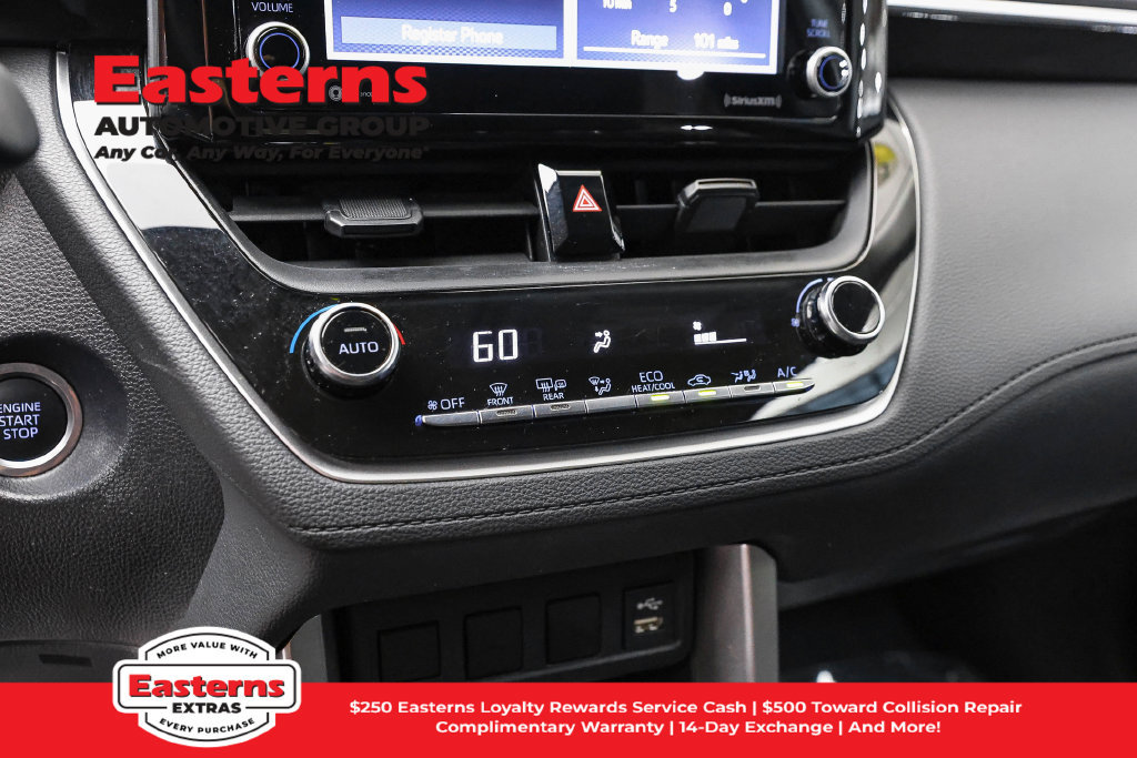 Used 2022 Toyota Corolla Cross LE AWD/4WD image 21