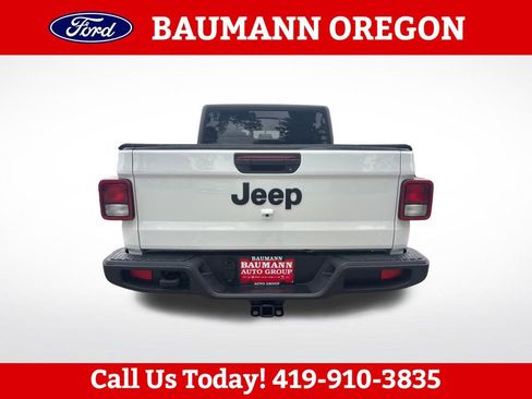 Used 2022 Jeep Gladiator Sport AWD/4WD image 6