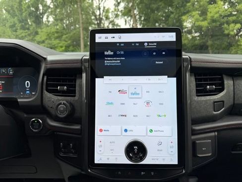 Used 2023 Ford Expedition Limited AWD/4WD image 17