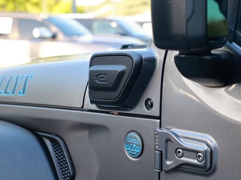 Used 2023 Jeep Wrangler Unlimited w/ Cold Weather Group AWD/4WD image 14