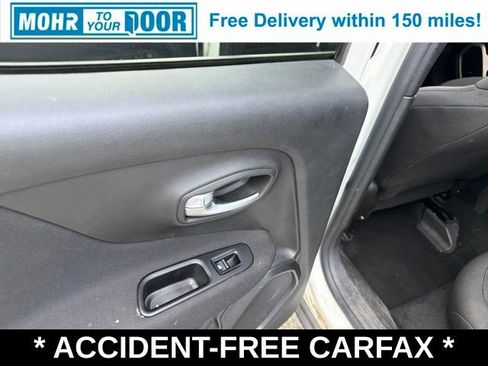 Used 2021 Jeep Renegade Latitude FWD image 38