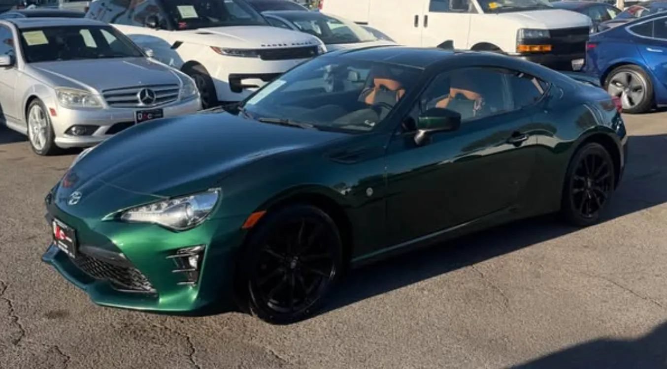 Used 2020 Toyota 86 RWD image 2