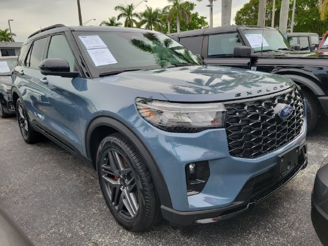 Used 2026 Ford Explorer ST RWD image 2