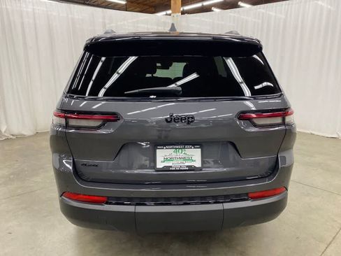Used 2025 Jeep Grand Cherokee L Altitude AWD/4WD image 5