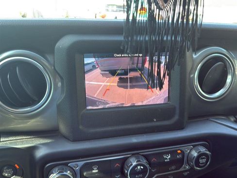 Used 2019 Jeep Wrangler Unlimited Sahara w/ Safety Group AWD/4WD image 6