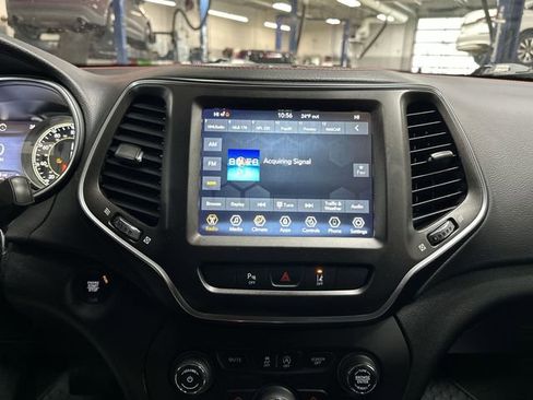 Used 2022 Jeep Cherokee Trailhawk w/ Comfort/Convenience Group image 14